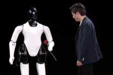 Xiaomi представила свого першого робота-гуманоїда CyberOne