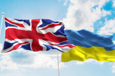 Велика Британія планує виділити Україні 3 мільярди фунтів допомоги