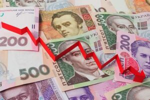 Покупательская способность гривны снизится минимум вдвое — глава НБУ