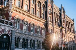 Для волонтерів скасували ліміти на розрахунки за кордоном — НБУ