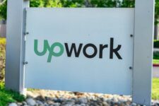 Upwork запустил менторскую программу по трудоустройству беженцев