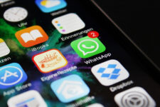 Meta інвестує в Take App — додаток, який допомагає продавати через WhatsApp