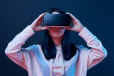 Цукерберг рассказал о новой гарнитуре VR Meta и назвал дату ее релиза