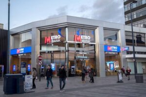 Несколько банков в одном отделении: Британия запустила новый формат обслуживания вкладчиков