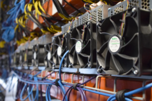 Серед персоналу Укрзалізниці виявили групу нелегальних майнерів