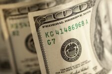 Нацбанк увеличил лимит на покупку безналичной валюты: подробности