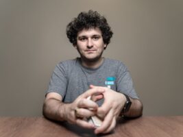 Сэм Бэнкман-Фрид рассматривает покупку Twitter