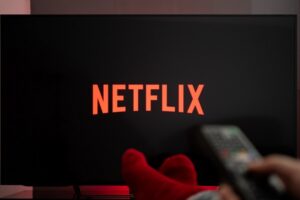 Netflix будет штрафовать за передачу паролей другим пользователям