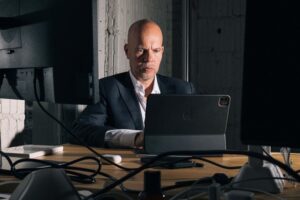 Биткоин не гарантирует анонимность: как Chainalysis помогает правительству отслеживать криптовалюту