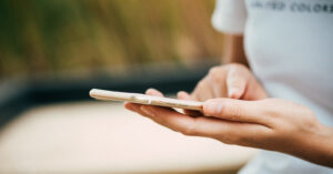 Как объединить или удалить повторяющиеся контакты на iPhone