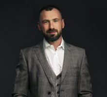 «Бизнес работает, когда клиент доволен». Интервью с кофаундером Weld Money Алексеем Бобком о запуске первой карты для расчетов криптовалютой