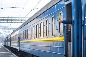 Скільки виплатила Укрпошта пасажирам евакуаційних поїздів у вересні