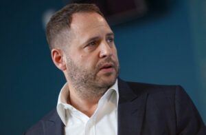 Друзей Андрея Ермака назначают на должности в «Укрнафту», «Центрэнерго», Минобороны, – медиа