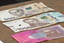 Історія з пробитими купюрами з Херсона: банки повідомляють про остаточне виведення пошкоджених банкнот з обігу