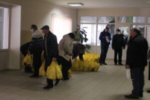 Консультації щодо отримання продовольчих наборів: телефони гарячої лінії