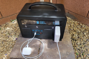 Як обрати зарядну станцію: особливості та різновиди пристроїв