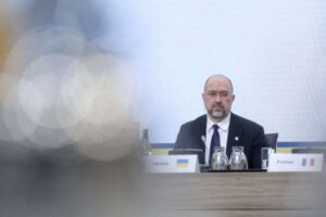 ВВП України може впасти вдвічі, якщо атаки по інфраструктурі не припиняться – Шмигаль