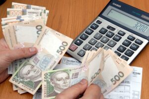 Тарифи, субсидії, LED-лампи: які зміни очікують українців у лютому