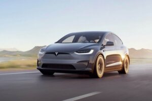 Цены на электрокары Tesla стремительно падают — озвучена причина