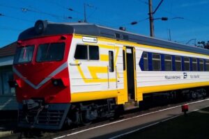 В Киевской городской электричке запустили бесконтактную оплату проезда