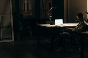 Оклад та відпускні за нічні зміни можуть збільшити? У Раді зареєстрували законопроект