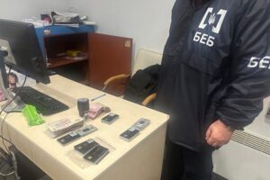 Сервис такси в Киеве уличили в незаконной конвертации денег на сумму 50 миллионов гривен