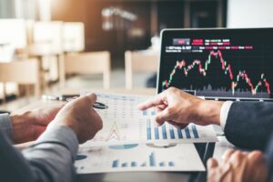 Індекс CE 100 впав на 35% — підсумки найгіршої кризи з 2008 року