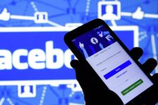 Facebook навмисне розряджає акумулятори смартфонів: на компанію подали до суду