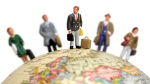 Жить и работать за границей во время войны: Как украинцу законно стать «цифровым кочевником»