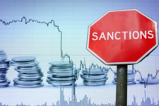 Украина вводит санкции против сотен российских банкиров и Мосбиржи