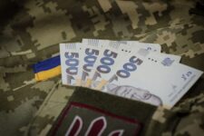 Защитники Украины, которые имеют награды, будут получать до 20 тыс. грн ежемесячно
