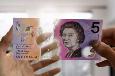Австралія видаляє зображення британського монарха зі своїх банкнот