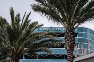 Silvergate на пороге банкротства и ведет переговоры с регуляторами на предмет спасения банка