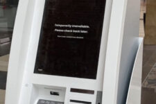 Компания по производству биткоин-банкоматов умышленно получала прибыль от действий мошенников