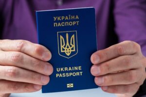 Миграционная служба отозвала решение об аннулировании паспортов с неправильной транслитерацией