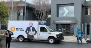 Новые владельцы SVB и Signature Bank должны отказаться от предоставления криптовалютных услуг