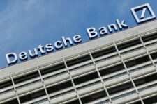 Акции Deutsche Bank обвалились: стабильность европейской банковской системы под угрозой