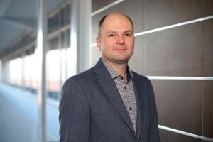 Про роботу під час війни, різницю в бізнесі в Україні і Європі і запуск нових продуктів — інтервʼю з СЕО NovaPay Андрієм Кривошапко