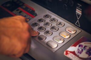 НБУ знизив ставки за депозитними сертифікатами: які вигоди отримають клієнти банків