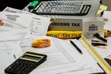 Как декларировать сборы волонтерам, чтобы не иметь проблем с налоговой — ответы на популярные вопросы