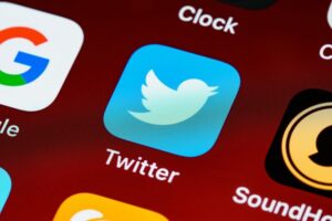 Маск потурає російській пропаганді? У Мережі розгорівся черговий Twitter-скандал