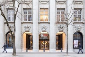 Швейцарские банки угрожают заморозить счета россиян за уплату налогов в РФ