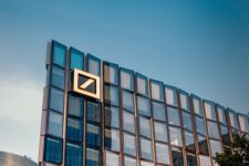 Deutsche Bank окончательно разорвал связи с РФ — подробности