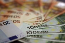 Кто из украинцев может рассчитывать на грант €20 000