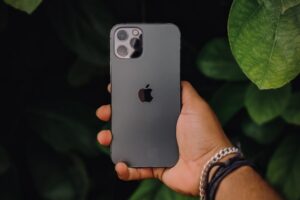 Чи варто купувати iPhone: плюси та мінуси гаджету