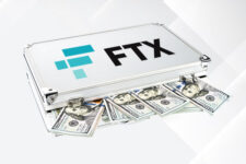 От экс-руководства FTX требуют колоссальную сумму: детали