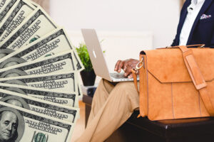 Оновлено рейтинг найбагатших людей: хто його очолює