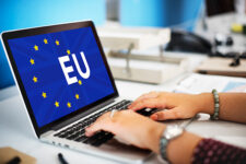 В ЕС озвучили требования к электронным удостоверениям личности