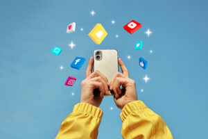 Телевидение или соцсети: куда обращаются украинцы за информацией