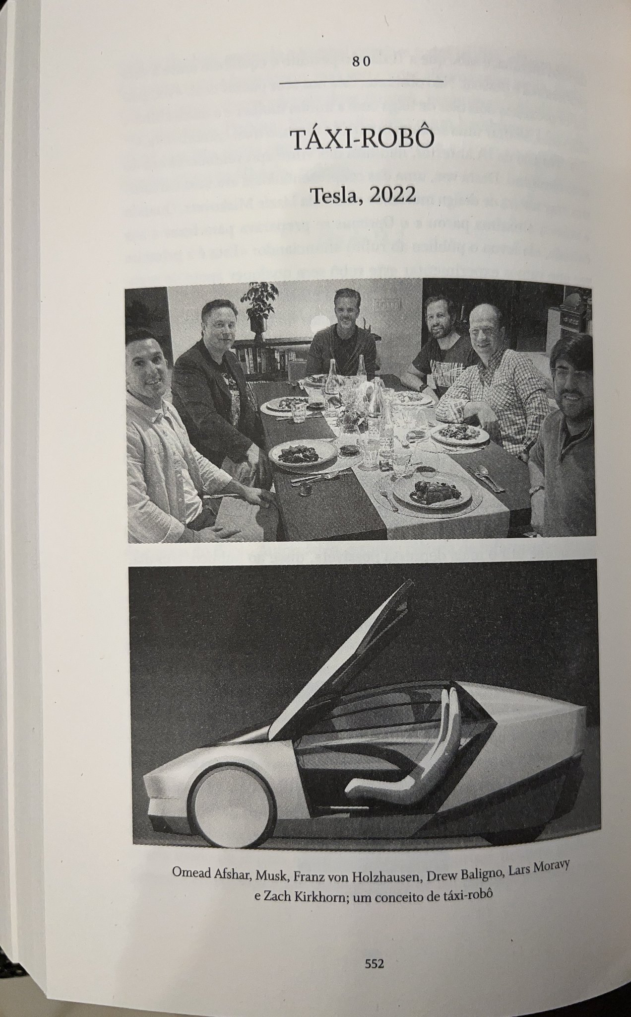 Зображення електрокара опублікували в біографії Ілона Маска